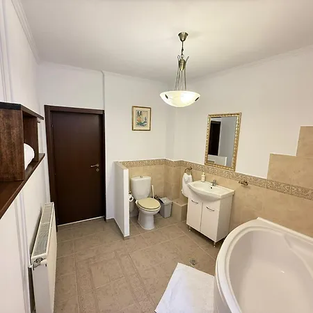 Heritage Loft Two Bedrooms Two Baths And Free Parking