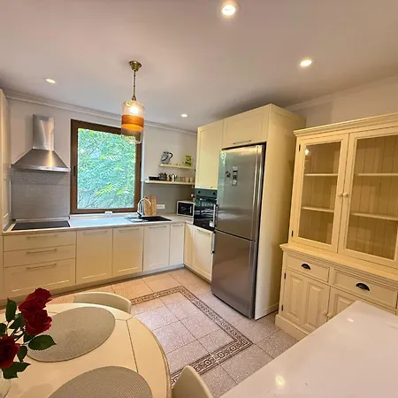 Heritage Loft Two Bedrooms Two Baths And Free Parking * Bucareste